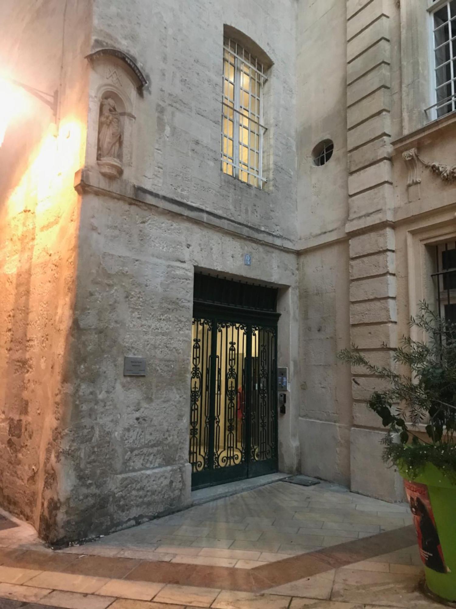 Studio Au Coeur D'Avignon Intra-Muros Exterior photo